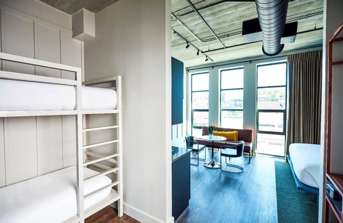 East Nashville Hotel | 3 Vibrant Urban Rooms Near Downtown Excitement – Music City Awaits!