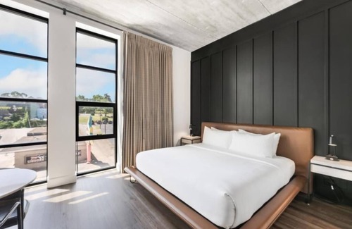 East Nashville Hotel | 3 Vibrant Urban Rooms Near Downtown Excitement – Music City Awaits!
