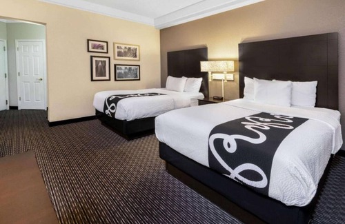 Superstition Springs Casa | 3 x 2 Double Beds ADA Rm at La Quinta Inn by Wyndham Mesa Superstition Springs