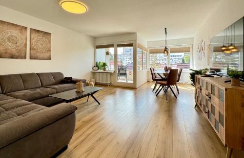 Leonberg Apartamento | 3 Zimmer Apartment, 95 qm, max 5 Personen, Balkon, Garage, Internet 100 MBit