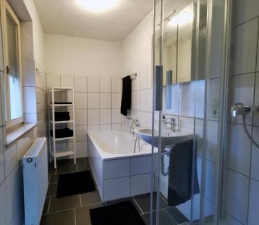Trossingen Apartamento | 3 Zimmer Ferienwohnung mit eigenem Garten Trossingen