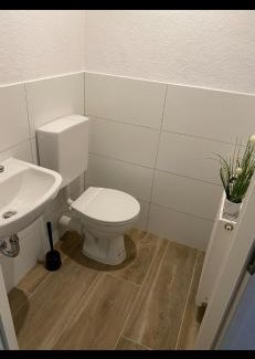 Moenchengladbach Apartamento | 3 Zimmer Monteurswohnung in 400 Jahre alter Lateinschule LS24