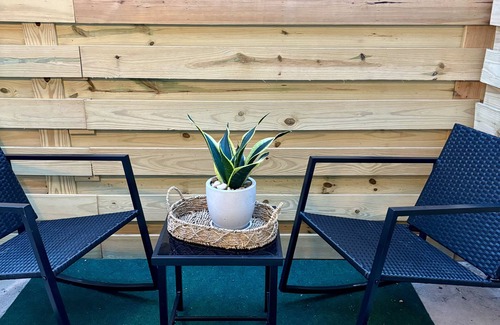 Edinburg Apartamento | 30 + day rental; Bamboo Flair 2 BR 2 BTH apartment; pets ok; close to hospitals