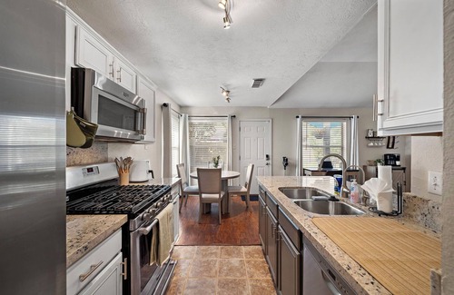 Tomball Casa | 30+ Day Rental - Pet-Friendly - Tomball