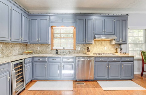 Centerville Casa | ~ 30 Mi to Atlanta - ‘The Wellness Manor’ w/ Deck!