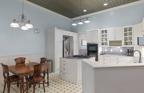 Long Beach Casa | 30 NIGHT MINIMUM, WOW Views, Glamorous (WillapaBay)