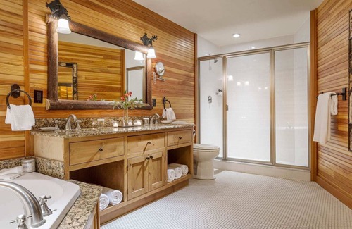 Lake Placid Complejo | 30% off!! AVAIL JULY 14-18th 1BR @ Whiteface Lodge – LAKE PLACID, NY.