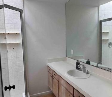 Central Malibu Apartamento | 30 PCT OFF! Limited Time! Malibu Ocean Wave with King Bed, Walking to Beach and Hiking