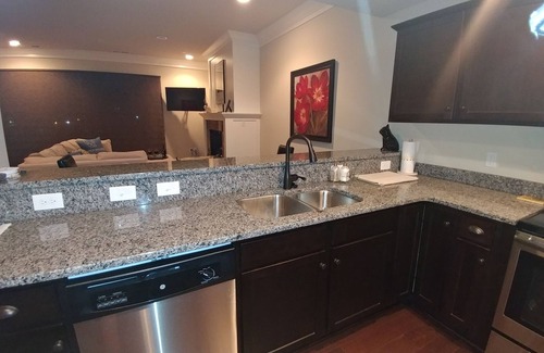 Brevard Condominio | Alquiler de condominio de 30 a 180 días en el corazón de Brevard hermosa