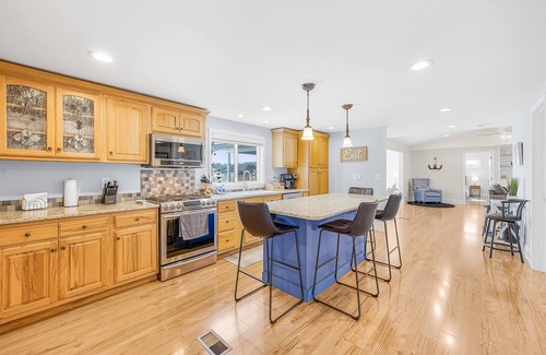 Troutman Casa | 300 Degree Views, NEW HotTub, Firepit, Lighthouse