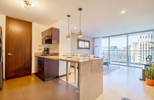 Patio Bonito Apartamento | GRAN UBICACIÓN-MILLA DE ORO 2BR
