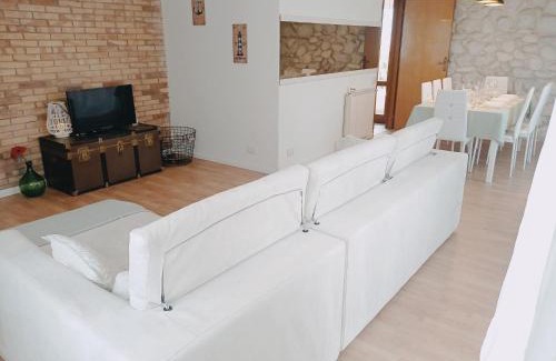 Lido di Camaiore Villa | 300 mt from the Sea - Free Parking - Wi-fi AC & Prime Video
