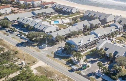 East End Casa | 300 Ocean Mile B1, 3 bed 3 bath, Pet Friendly, community pool., SGI State Park..