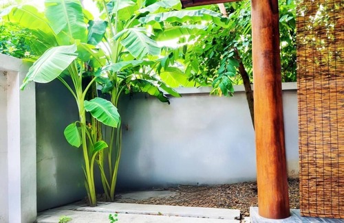 Bang Khen Casa | Casa de madera de 300 años con 3 dormitorios y gran patio.