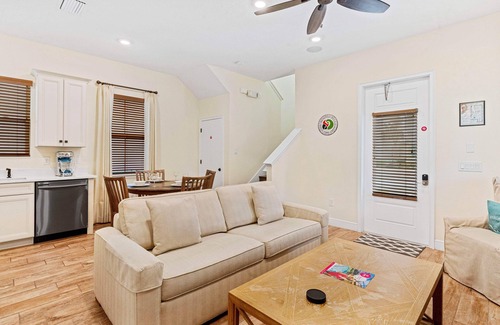 West Kissimmee Cabaña | 3000 Latitude Lane