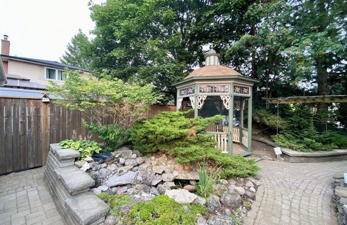 Halton Regional Municipality Casa | 3000 sqft+Oasis+fire place+Bar+Game room+ping-pong+BBQ+fountain+skylights+market