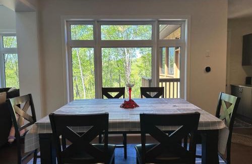Dwight Casa | 3000SF Modern Cottage Algonquin, Muskoka 4 bedrooms 6 beds3 baths
