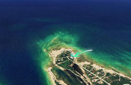 Northern Bruce Peninsula Casa | 300ft Modern Luxury Lakefront Hot Tub Steam Bath