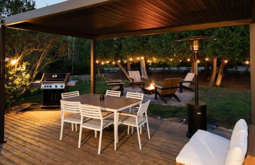 Northern Bruce Peninsula Casa | 300ft Modern Luxury Lakefront Hot Tub Steam Bath