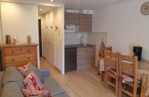 Mont-de-Lans Apartamento | A 300m de las pistas de esquí, 3.o piso, balcón, tv, local para esquís, 22m², Les 2 Alpes