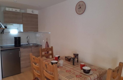 Mont-de-Lans Apartamento | A 300m de las pistas de esquí, 3.o piso, balcón, tv, local para esquís, 22m², Les 2 Alpes
