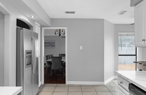 Universal City Apartamento | 301 Modern 5BR+2Ba with POOL & Spacious + BBQ New
