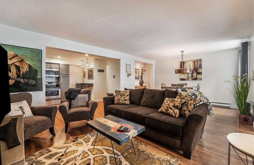 Saint Mary's Condominio | 306 - 1br · Cozy Modern Condo on The Lake