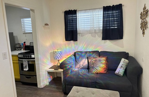 Downtown Las Vegas Casa | Alluring #A 1 Queen & courtyard by Fremont Str