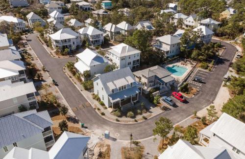 Lakeside at Blue Mountain Beach Casa | 30A Aqua Vista by AvantStay Golf Cart Included Pool Acess Walk to Beach