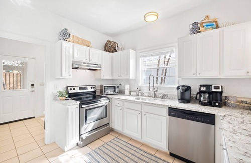 Seagrove Beach Casa | 30A Beach House - Coconut Cottage by PHG