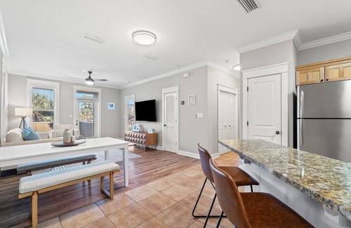 Dune Allen Beach Condominio | 30A Beach Retreat: Pool View Balcony, 2 min to Beach
