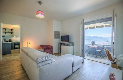 Levo Apartamento | 3½-room corner apartment with 2 balconies and wonderful lake view