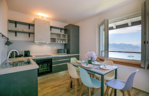 Levo Apartamento | 3½-room corner apartment with 2 balconies and wonderful lake view