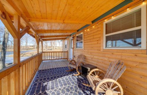 La Grange Casa | 31 Mi to Louisville Cabin on 235 Acres!