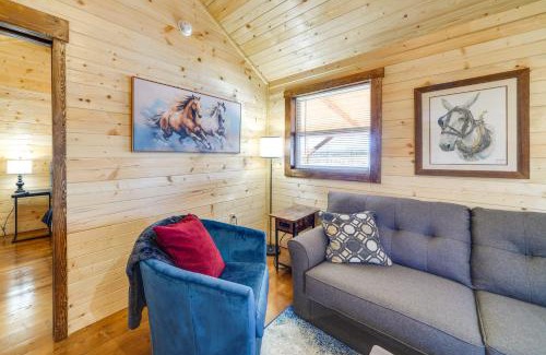 La Grange Casa | 31 Mi to Louisville Cabin on 235 Acres!
