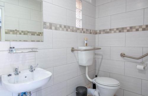 Durban North Cama Y Desayuno | 31 on Windsor Guest House