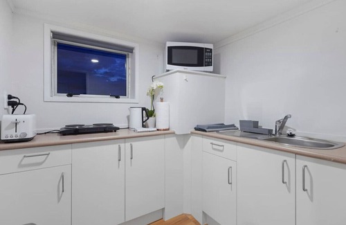 Henderson Apartamento | 31 Rangeview Road, Sunnyvale, Auckland 0612