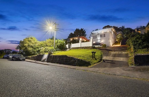 Henderson Apartamento | 31 Rangeview Road, Sunnyvale, Auckland 0612
