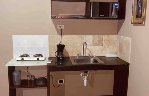 San Pedro Sula Apartamento | Apartamento 2 habitaciones, 2 camas, 1 baño, cocineta y parqueo.