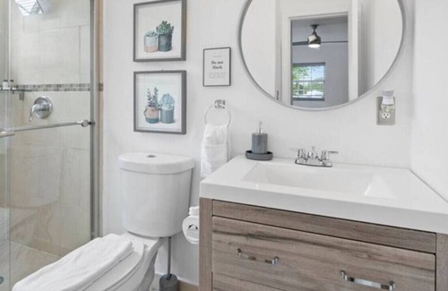 Boulevard Heights Casa | 310 · Modern 3/2 -HEATED POOL. GRILL. Big BACKYARD.