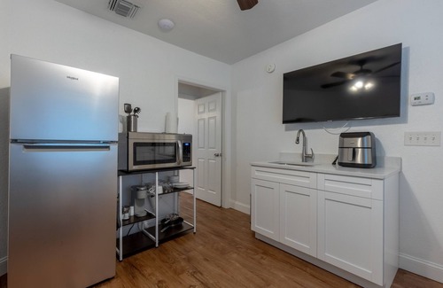 Historic Old Northeast Apartamento | 310 Unit A1-Coffee Pot Cottage by Coastal Cottages