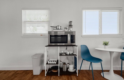 Historic Old Northeast Apartamento | 310 Unit A1-Coffee Pot Cottage by Coastal Cottages
