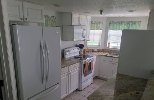 Lutz Condominio | 3104 - A 1 bedroom condo at Paradise Lakes Clothing Optional Resort