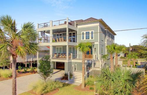 Isle of Palms Casa | 311 Carolina by AvantStay Rooftop Ocean Views w Pool