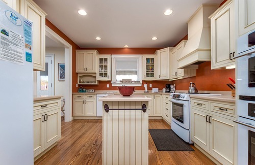 Lewes Casa | 311 E Market - Two blocks to Lewes Beach!