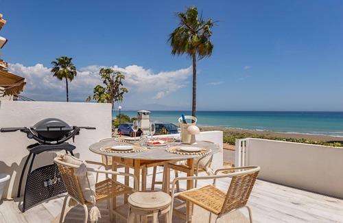 Manilva Chalet De Esquí | 3128 Beachfront Casa Luna in Aldea Beach