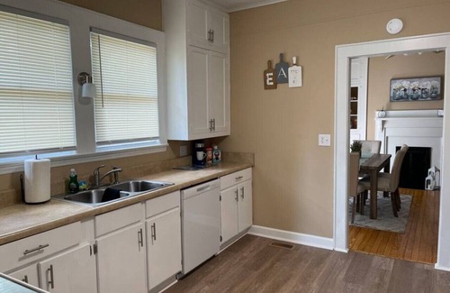 Concord Casa | 314 Hillandale St NE