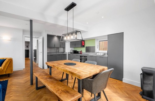 Dunfermline Apartamento | 316 Reid's Corner - by StayDunfermline