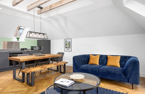 Dunfermline Apartamento | 316 Reid's Corner - by StayDunfermline
