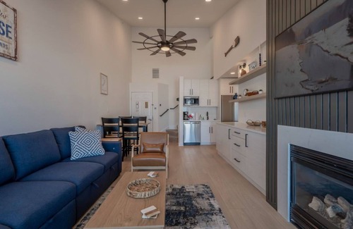 Delavan Lake Condominio | 317- 1505 South Shore Dr, Delavan WI 53115